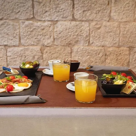 Aborda krevet i doručak Split