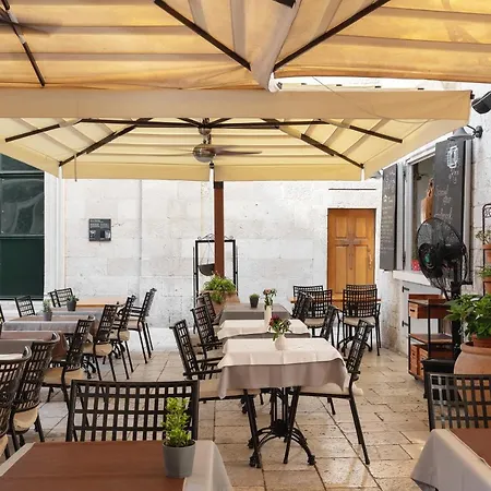 Aborda krevet i doručak